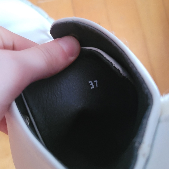 Virón white ankle boots - Picture 10 of 11